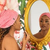 Bella’s Touch Salon logo