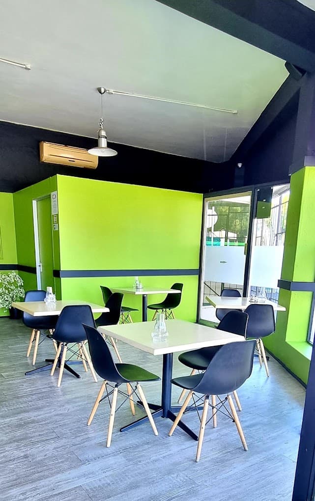 Brew Social Lounge logo