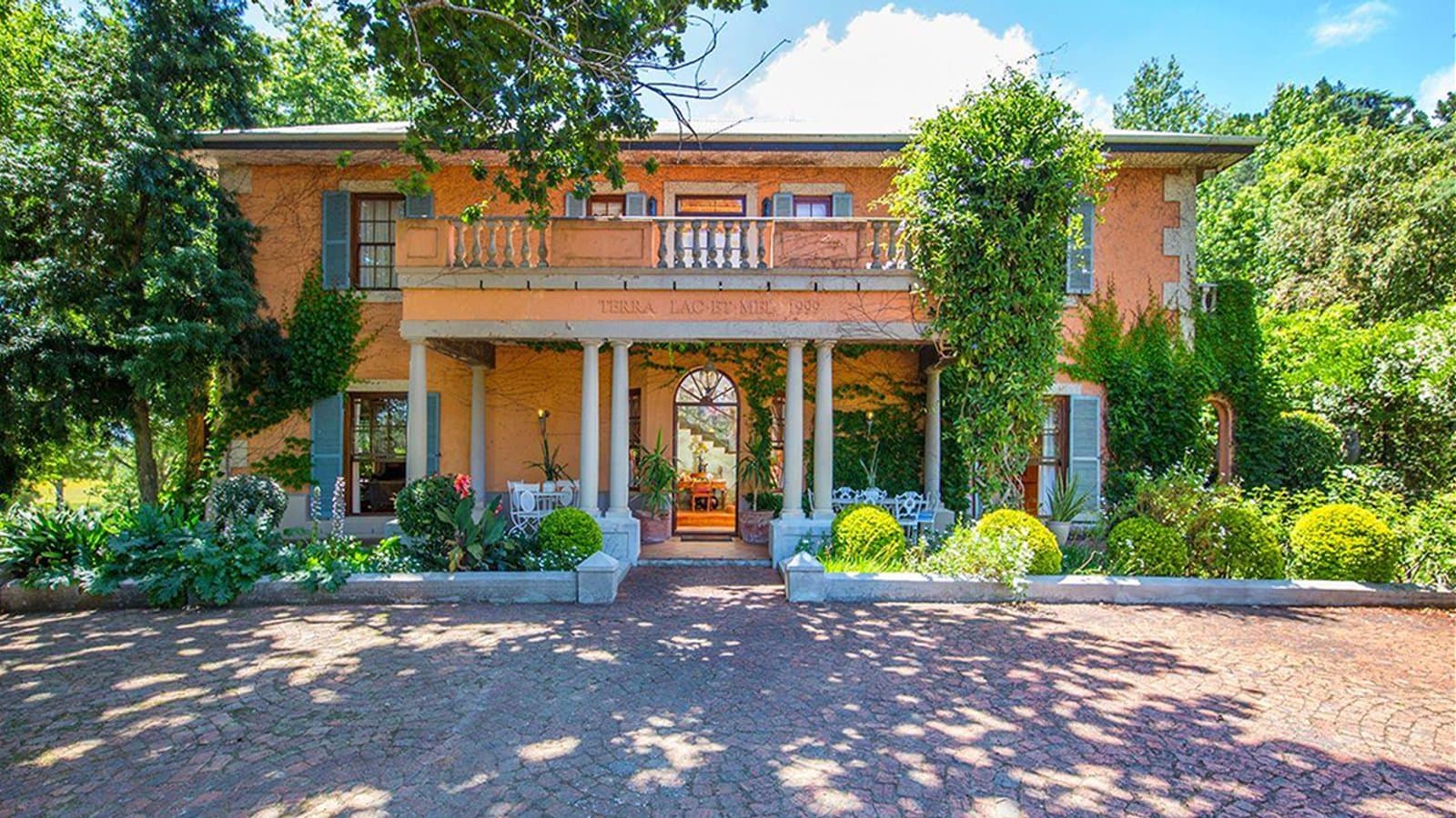 Business listing image